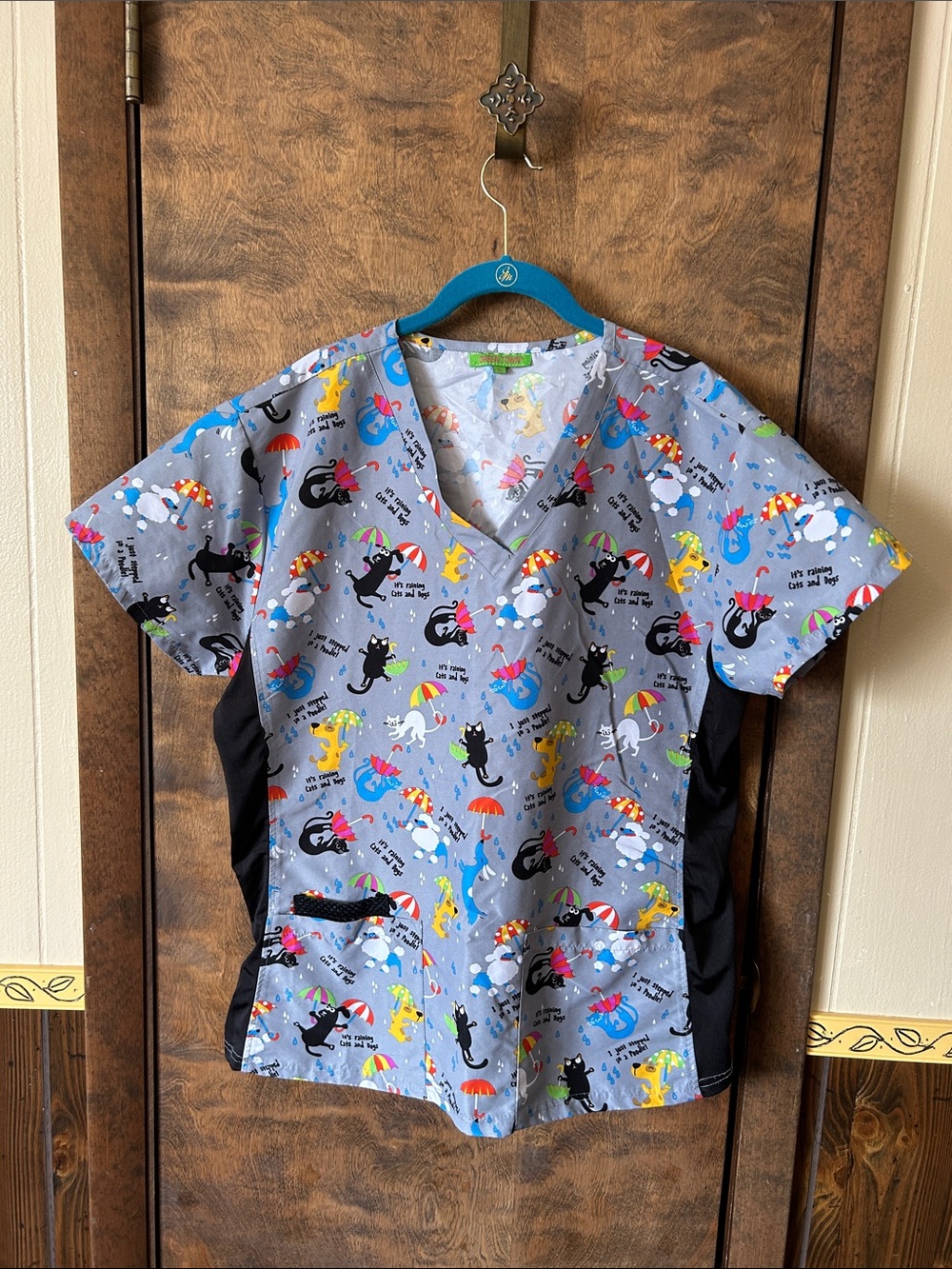 Green Town Grey Cats & Umbrellas  V-Neck Scrub Top XL